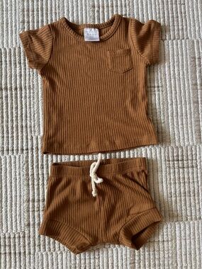 Mebie Baby Ribbed Short Set in Caramel